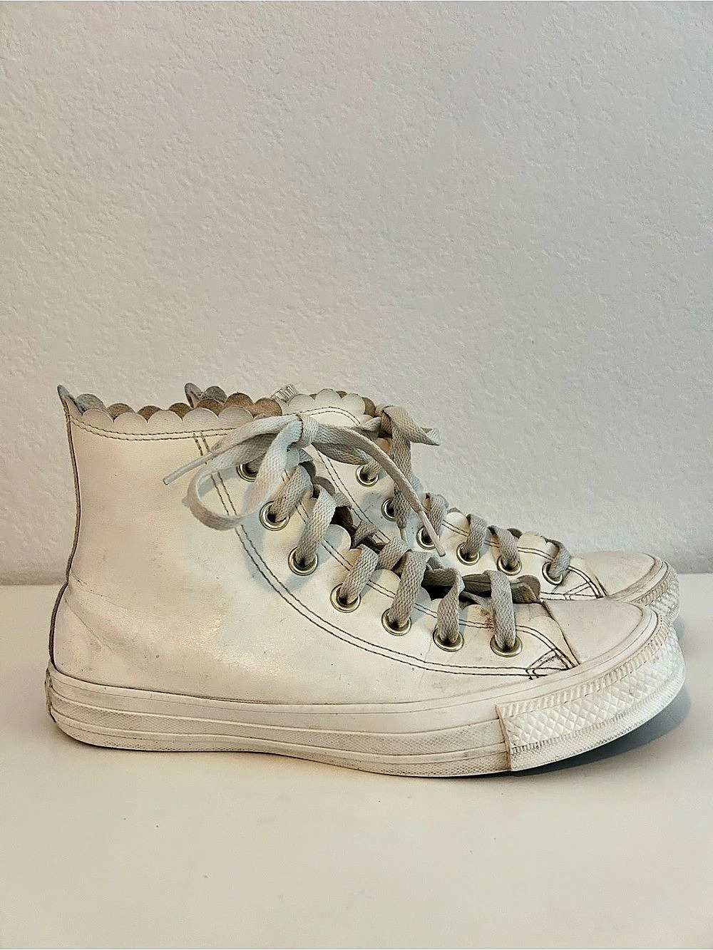 Converse Chuck Taylor All Star Scalloped Edge High Top White US 7